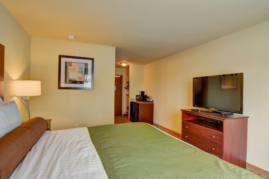 Cobblestone Hotel & Suites - Punxsutawney Exterior photo