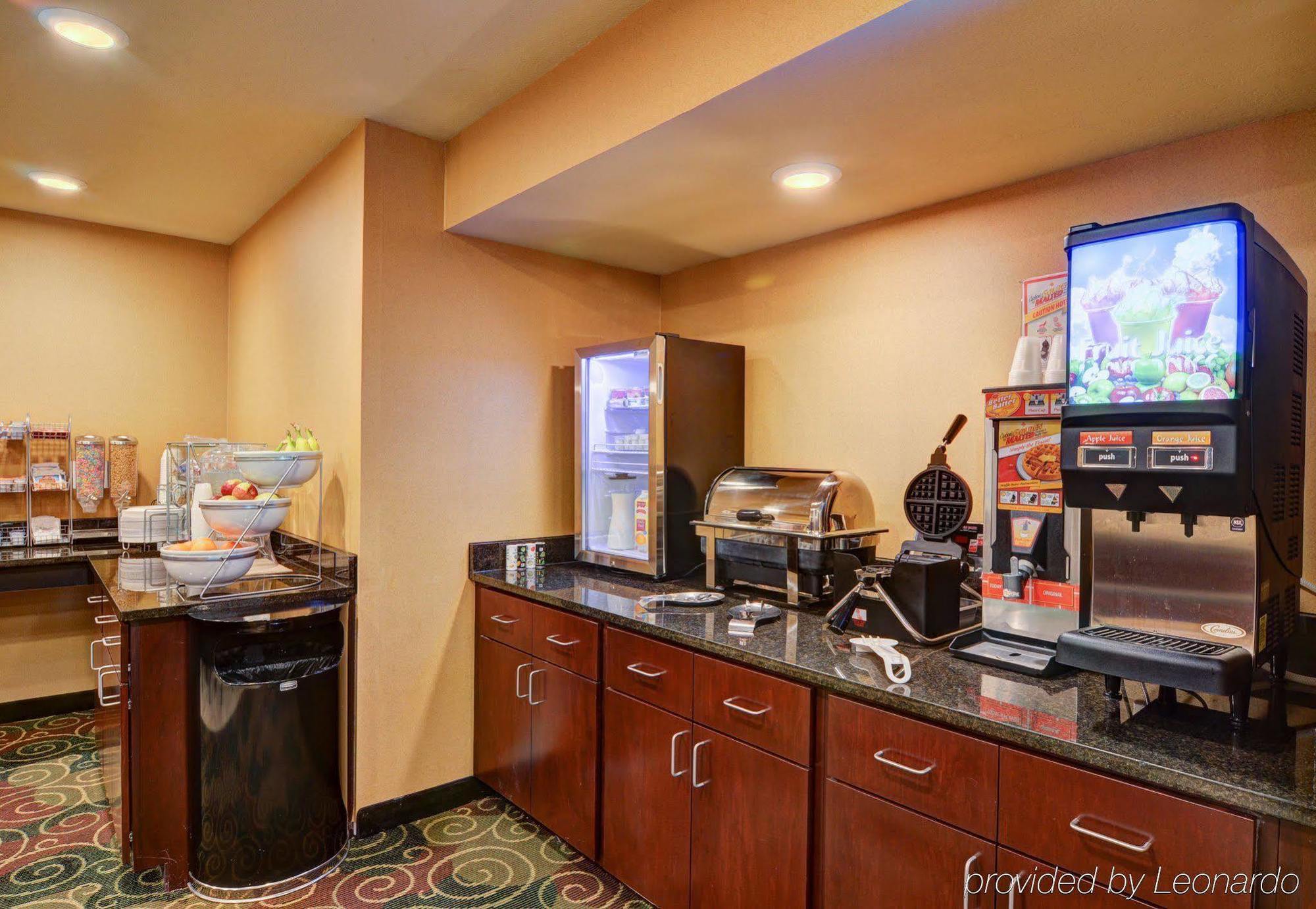 Cobblestone Hotel & Suites - Punxsutawney Exterior photo