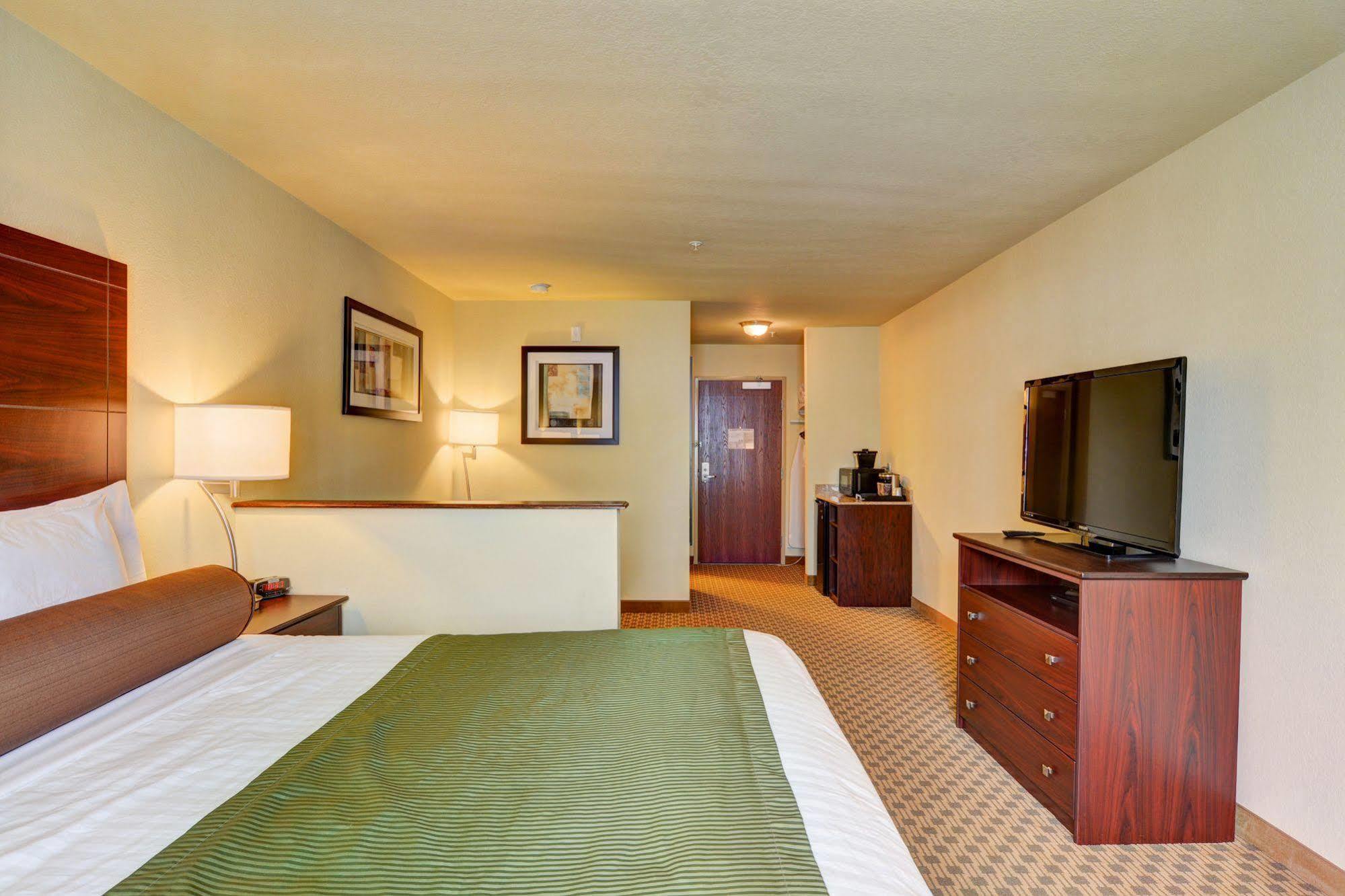 Cobblestone Hotel & Suites - Punxsutawney Exterior photo